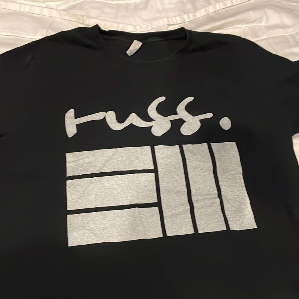 RUSS tee